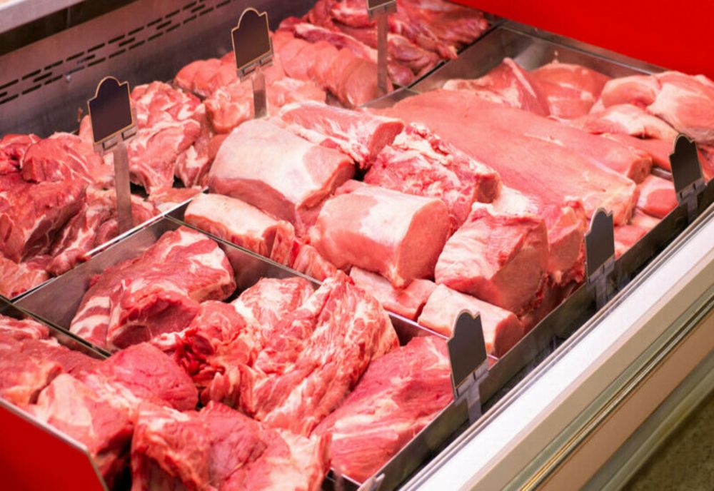 Lovitură pentru buzunarele românilor. Carnea de porc, vedeta sărbătorilor de Crăciun, se va scumpi cu 20%