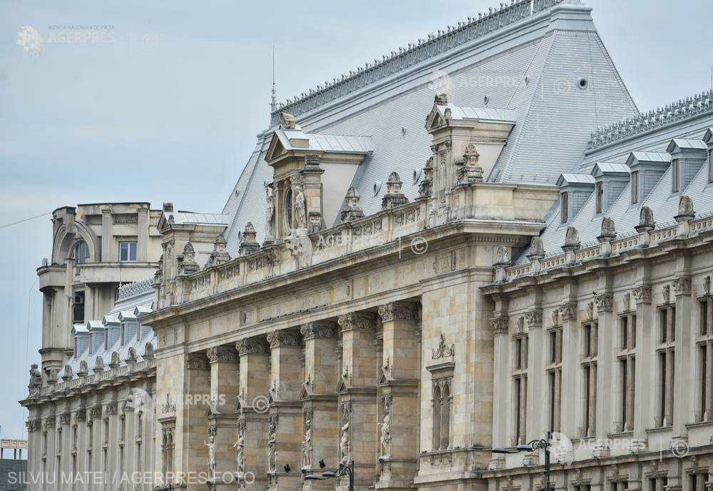 Foştii şefi ai Loteriei rămân fără 500.000 euro, reprezentând bani şi maşini primite ca mită