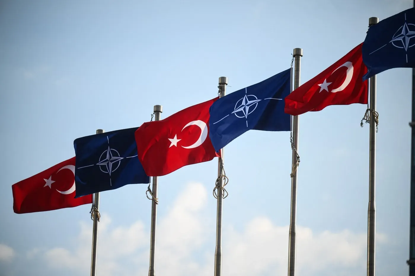 Summitul NATO de la Ankara. Trump ajunge în Turcia cu presiuni majore pentru „NATO 3.0”. Ce agendă are Nicușor Dan - LIVE