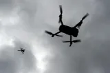 Percheziții la unul dintre cei mai mari producători de drone din Ucraina. Autoritățile investighează contracte de 157 de milioane de dolari