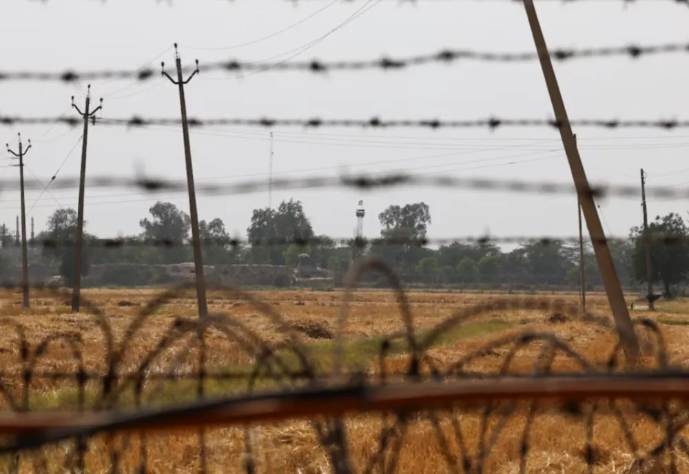 TENSIUNI ÎN KASHMIR: INDIA ȘI PAKISTANN, SCHIMB DE FOCURI PENTRU A PATRA NOAPTE CONSECUTIV