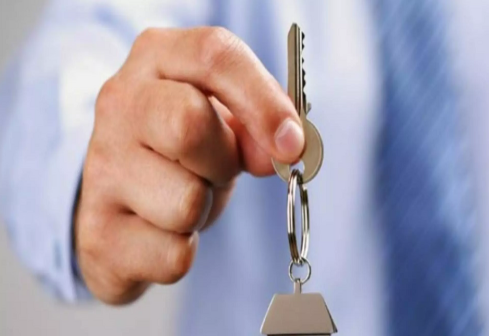 Persoanele care locuiesc la altă adresă decât cea din buletin trebuie să respecte noi reguli. Ce amenzi riscă