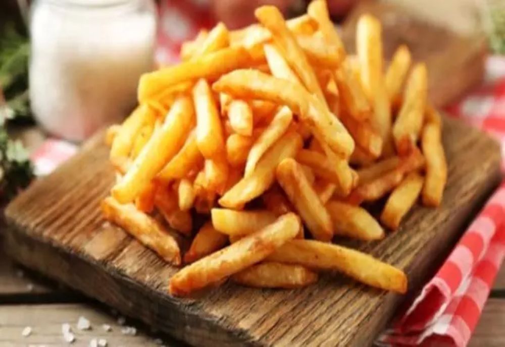 Secretul celor mai gustoși cartofi prăjiți. Este nevoie de un singur ingredient care se folosește la cozonaci