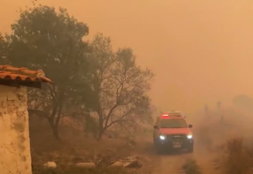 Incendiu de vegetaţie izbucnit lângă Atena