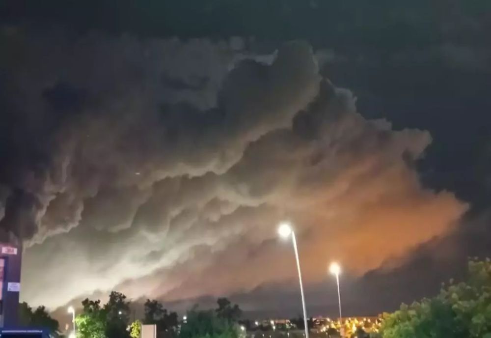 NOR TOXIC DE CLOR ÎN APROPIERE DE BARCELONA: 150.000 DE PERSOANE, IZOLATE TEMPORAR ÎN LOCUINȚE