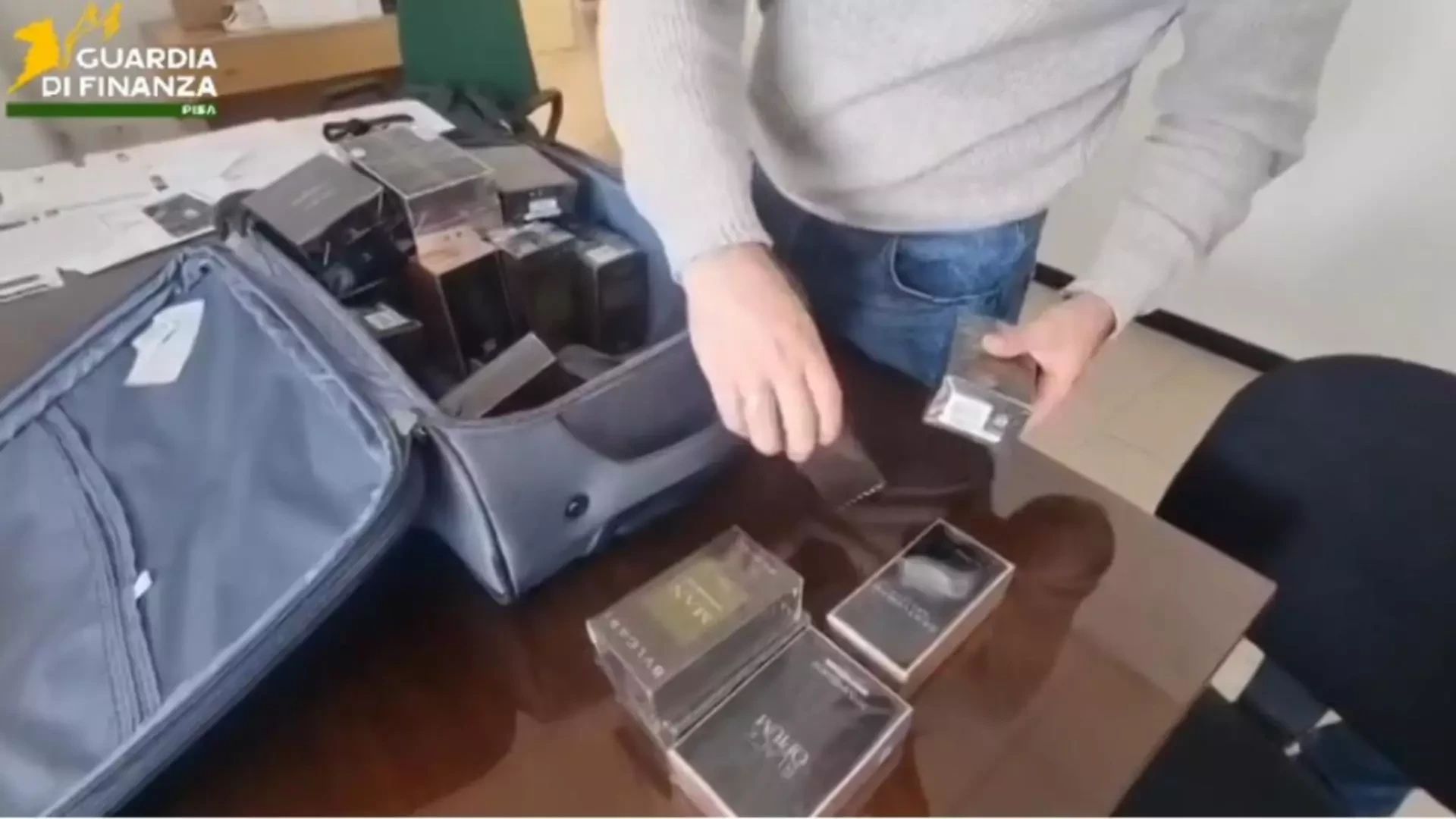 Români arestați în Italia