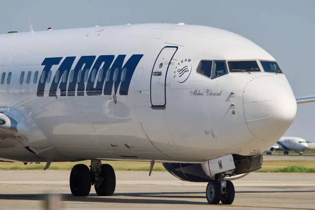 Criză în aviația civilă din România: AnimaWings își retrage aeronave, Wizz Air reduce operațiunile, iar TAROM este din nou sub presiune