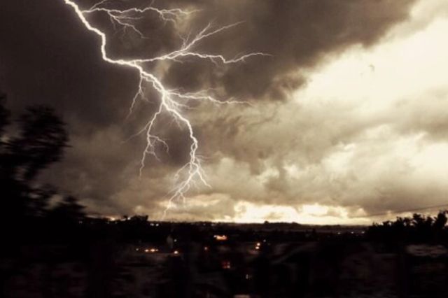 El Nino aduce vreme extremă în România: furtuni, ploi puternice și fluctuații de temperatură în toată luna mai