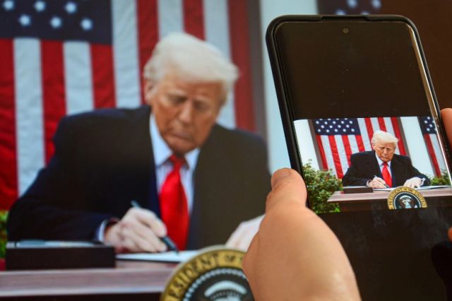 China cere SUA să elimine taxele vamale unilaterale după decizia Curții Supreme